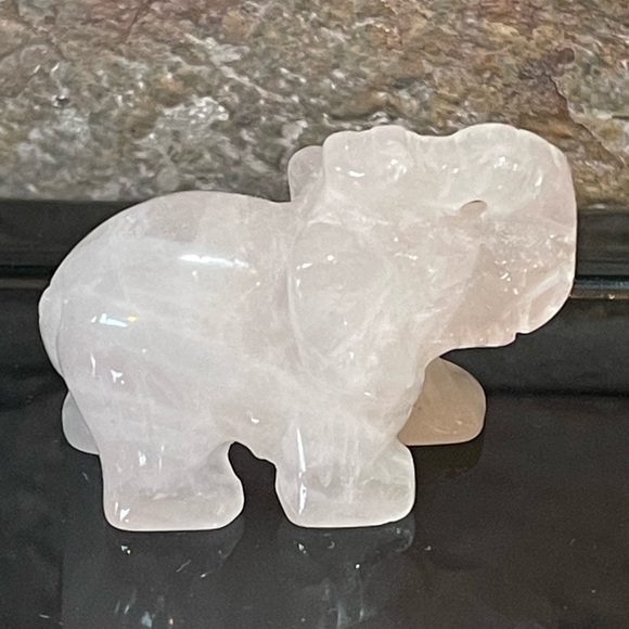 NWT Elephant Rose quartz light pink polished gemstone - Picture 4 of 5